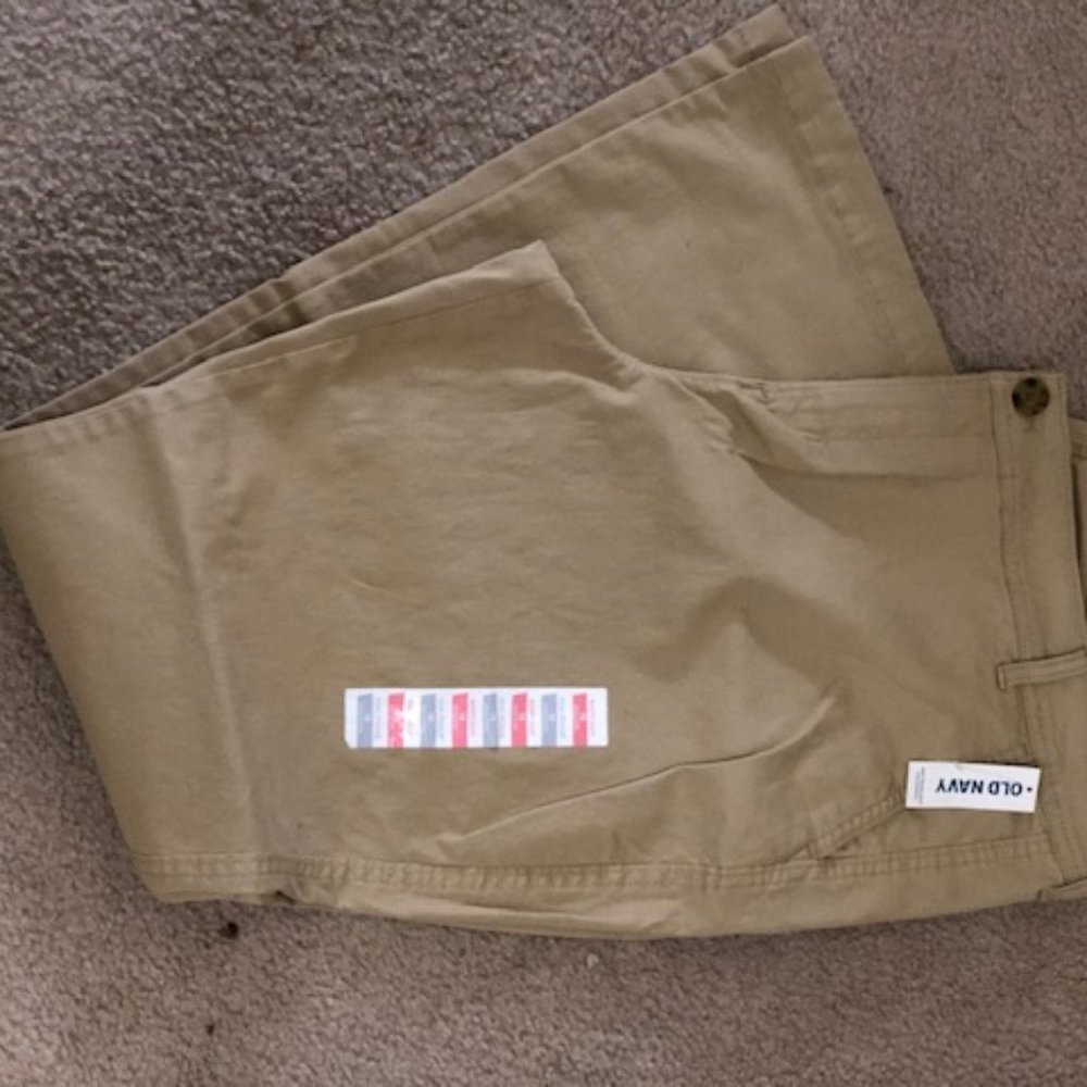 old navy boot cut  sz18 beige pants NWT